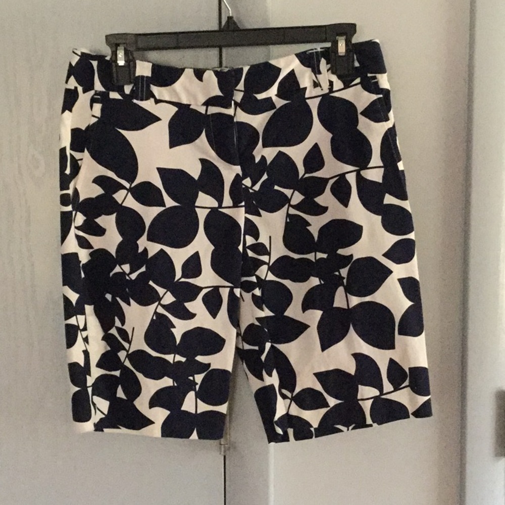 Izod size 2 shorts
